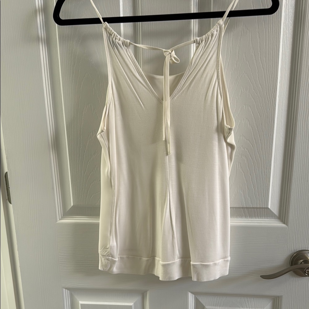 Express Cream Pleated Camisole Relaxed Fit - Picture 3 of 3